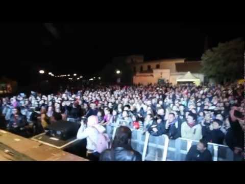 Mitzi Amoroso, con Mele Verdi e coro Arcobaleno, dirige il pubblico di LuccaComics2012 su Barbapapà