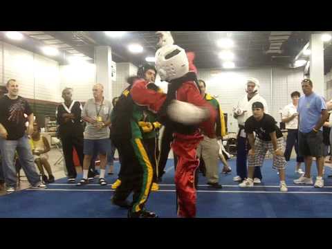 Paris (Next Level) v Team Off the Line- Team Fighting NEO '10