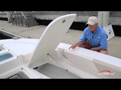 Robalo 246 Cayman Test 2015- By BoatTest.com