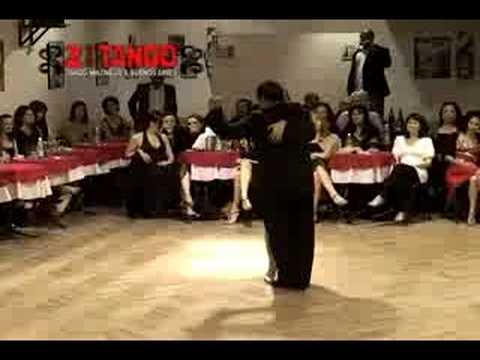  Veronica Palacios  and  El Pibe Avellaneda  are  dancing  to  the  vals  "  Estrellita Mia  "