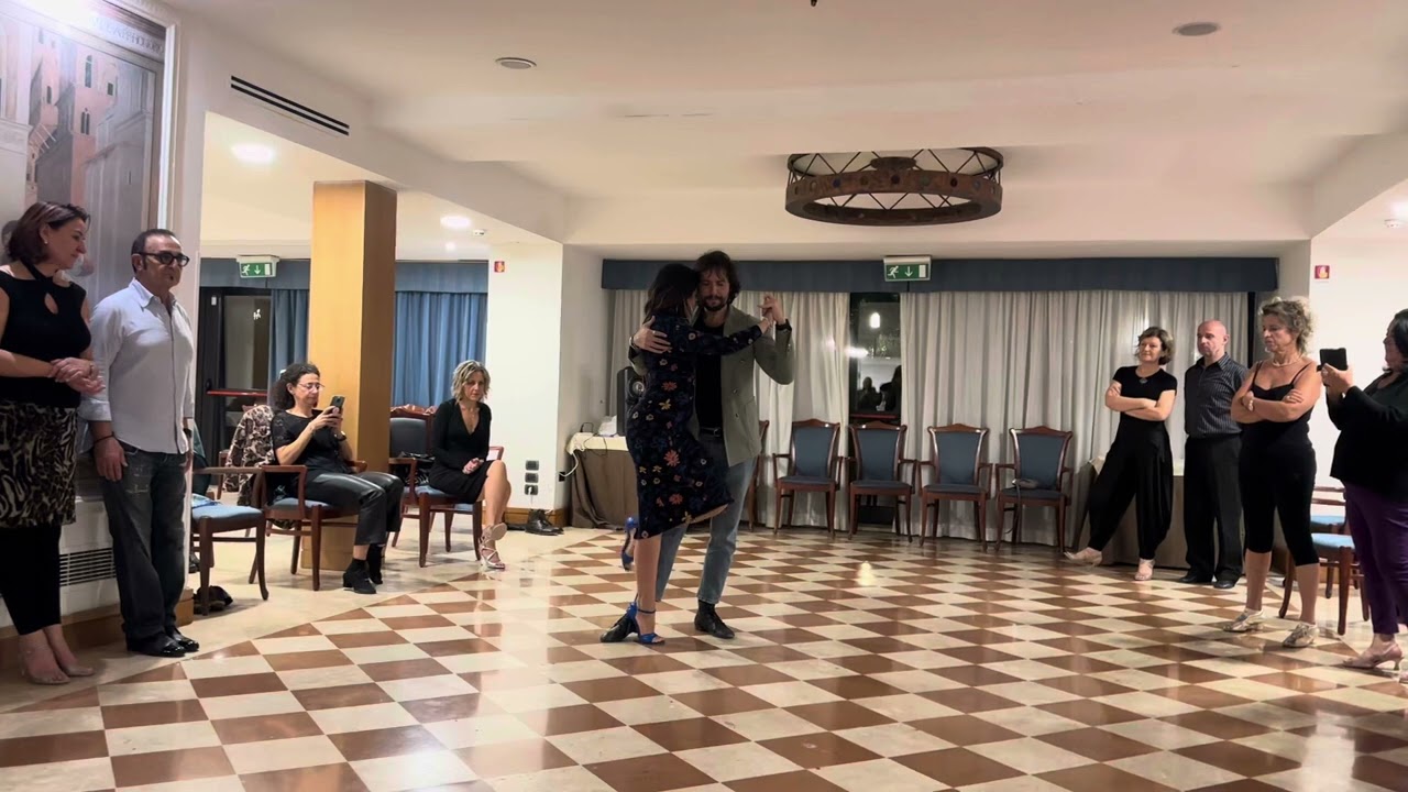 Laura Grandi e Giampiero Cantone -lezione ASSISI TANGO WEEK-