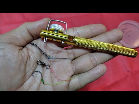 Fish hook knot tying tool