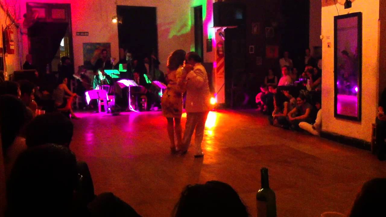 RECUERDO - Rascacielos con Natalia Lucarini y Carlos Copello en Milonga en Orsay