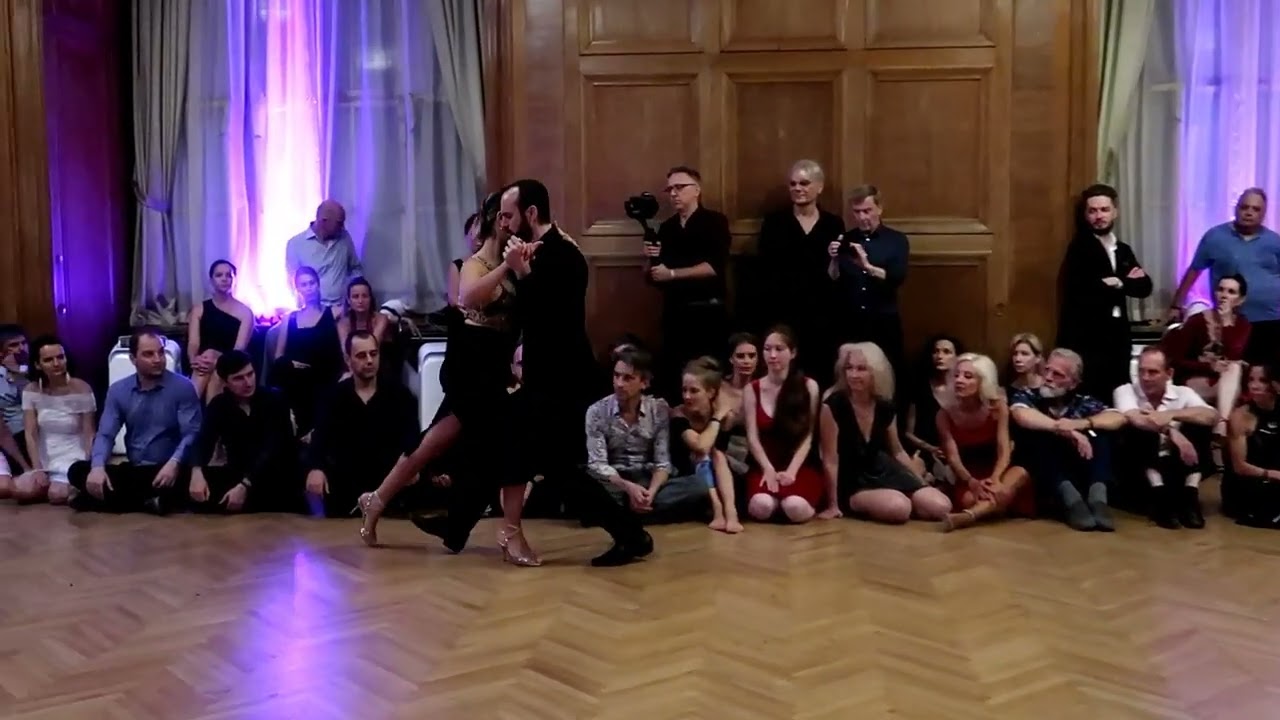 Pablo Rodriguez & Majo Martirena dance Ricardo Tanturi's En el salón