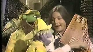 Judy Collins sings a Sailor&#39;s Song, plus 1970&#39;s Sesame Street TV introduction