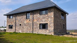 Doğayla iç içe taş ev