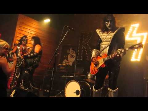 100315 KISS Alive! NYC: Black Diamond