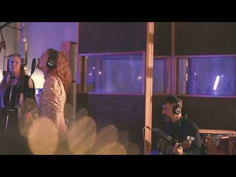 VELVET MOON - Catch The Wave (LIVE)