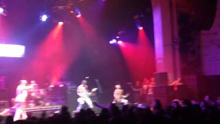 Me First and the Gimme Gimmes - All my lovin' Live at Brixt