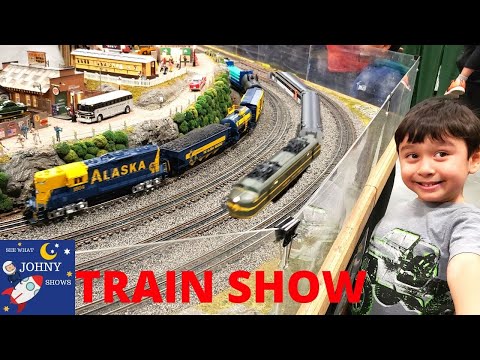 Johny Visits New Jersey Train Show With NJ Transit Trains & Lionel Trains