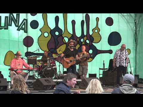 SŁODKI CAŁUS OD BUBY     51. BAZUNA