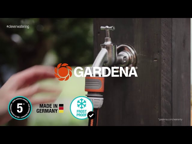 Vídeo relacionado con Gardena conector de grifo de 33,3 mm (G 1 pulgada): adaptador para conectar una manguera, tecnología antisalpicaduras, a prueba de heladas, sistema original Gardena, envase suelto (18222-20).
