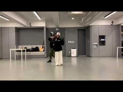 181229Red Velvet Yeri dance practice kissing you of snsd🍭🍭🍭