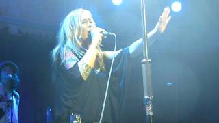 Anouk, Hold On live at Paradiso