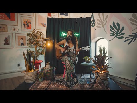 Ruby Waters Performs 'Quantum Physics' & 'Sweet Sublime' Live at Lunar Studios