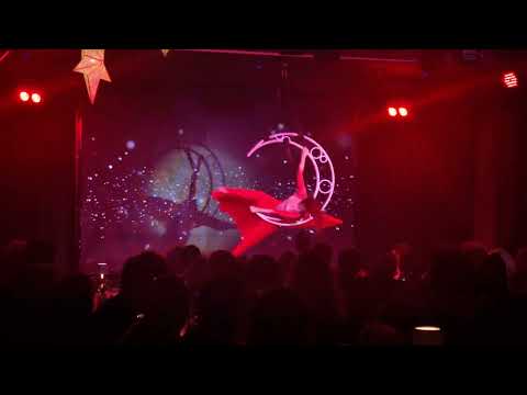 Desideria Performer.. Desideria Danza Aerea . Luna aerea