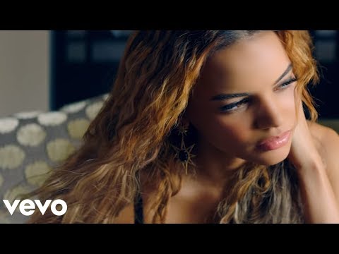 Leslie Grace, Becky G - Díganle (Official Video)