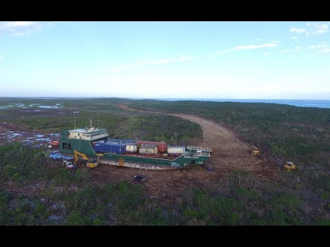 Re-floating of the Emerald Express in the Bahamas in 2015