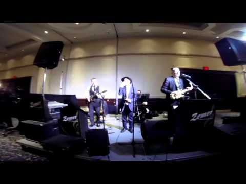 Simcha Jacoby Rocking "Omar R' Akiva" & "Kadsheim" with Zemer Orchestra שמחה יעקבי מחרוזת חתונה