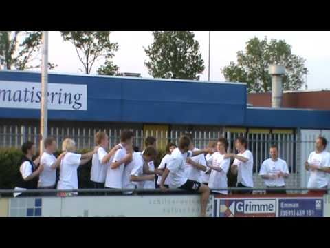 EMMEN B1 viert feest KAMPIOEN 2de DIVISIE D 2010/2011!!