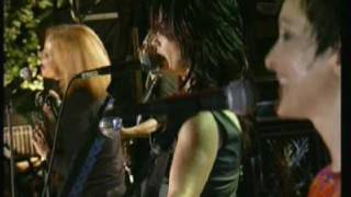 Go Go&#39;s - Our Lips Are Sealed - Live In Central Park - May 15, 2001