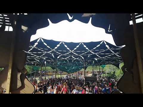 Diansis live in High Frequency festival in Brasilia