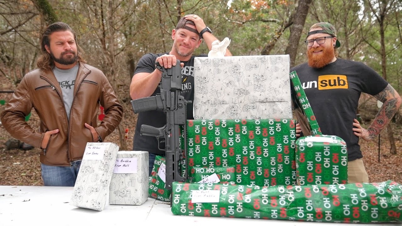 Тебе подарок, но сперва расстреляй его | Разрушительное ранчо