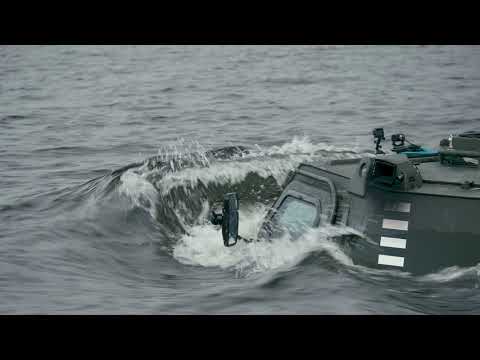 The New Patria 6x6 swimming