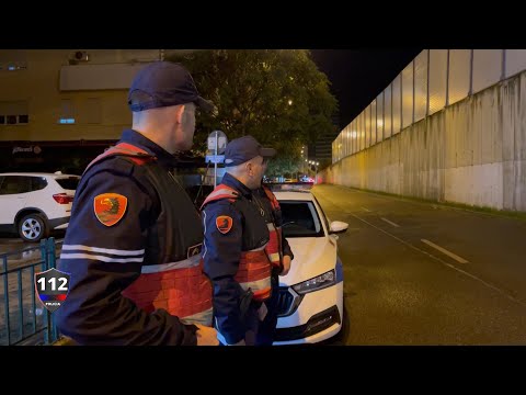 Shqiponjat zbulojnë armën nën tapet dhe shoqërojnë të dyshuarin në Rinas për trafik të paligjshëm