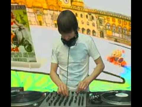 Duhov @ RTS.FM Studio - 01.07.2009: DJ Set (VJ Mix by Selesneva)