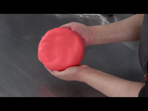 How to Prepare Fondant before use [ Cake Decorating For Beginners ]