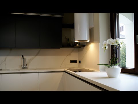 Cucina Bianca e Grigia (White and Grey Kitchen)
