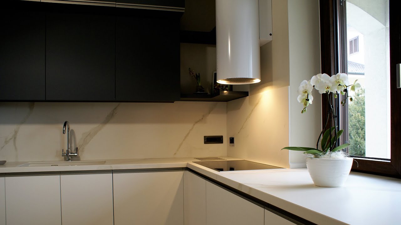 Cucina Bianca e Grigia (White and Grey Kitchen)