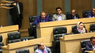 الدغمي يذكر النسور بالماضي