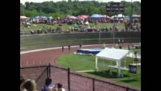 preview picture of video '5.18.12 IESA 7th Grade 1600 M Run (Heat #1 of 4)'
