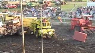 preview picture of video 'Combine Demo Derby heat 3 part 2,New Ulm,MN,2006'