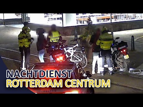Politie | Nachtdienst in Rotterdam | Man met mes aangehouden | Politiemotor