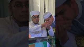 Download lagu MOMENT SYAKIR DAULAY CIUM TANGAN HABIBANA HASAN #syakirdaulay  #habibhasanbinjafarassegaf #shorts mp3