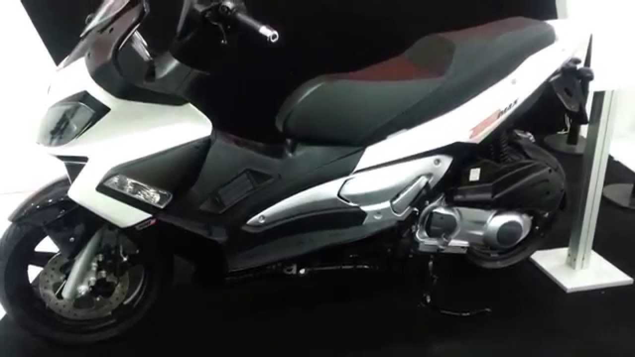 2015 Aprilia SR Max 300 Caracteristicas Precio Colombia Walkaround