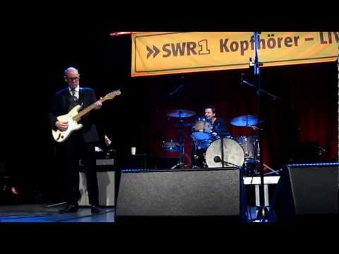 Andy Fairweather Low - Gin House Blues (live 2011)