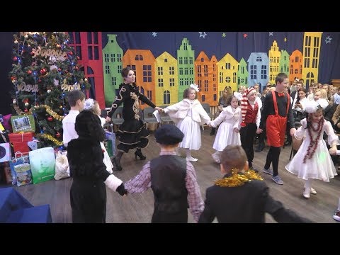 Выхаванцы Улукаўскай дапаможнай школы-інтэрната атрымалі падарункі видео