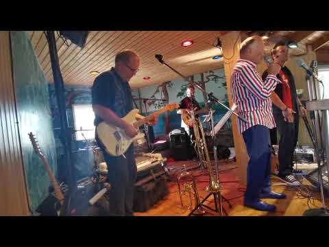 Eino Grön with Aron - Seinillä on Korvat