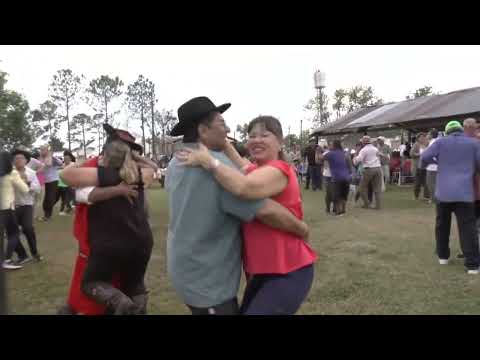 BAILANTA  DE CHAMAME EN ESTACION TOBA (Santa fe)