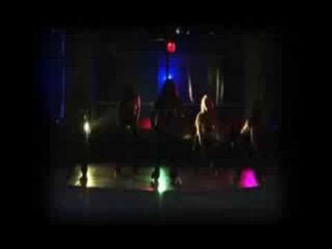 LAS CHICAS DULCES - FUNKY TOWN - ECUADOR