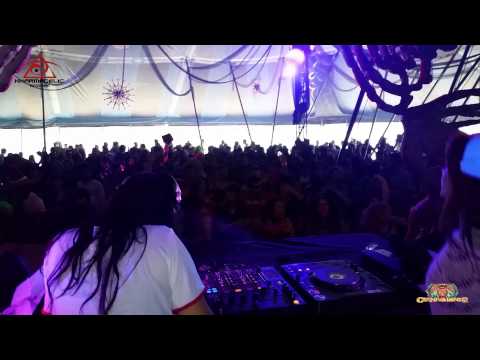 Ganeisha vs Guapa Lee @ Carnivaland 2 (Full HD)