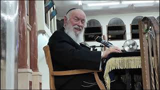 הידעתם באיזו ברכה צריך לכוון במיוחד בחג השבועות הבעל"ט? מרן הגר"י זילברשטיין שליט"א בחידוש מרתק
