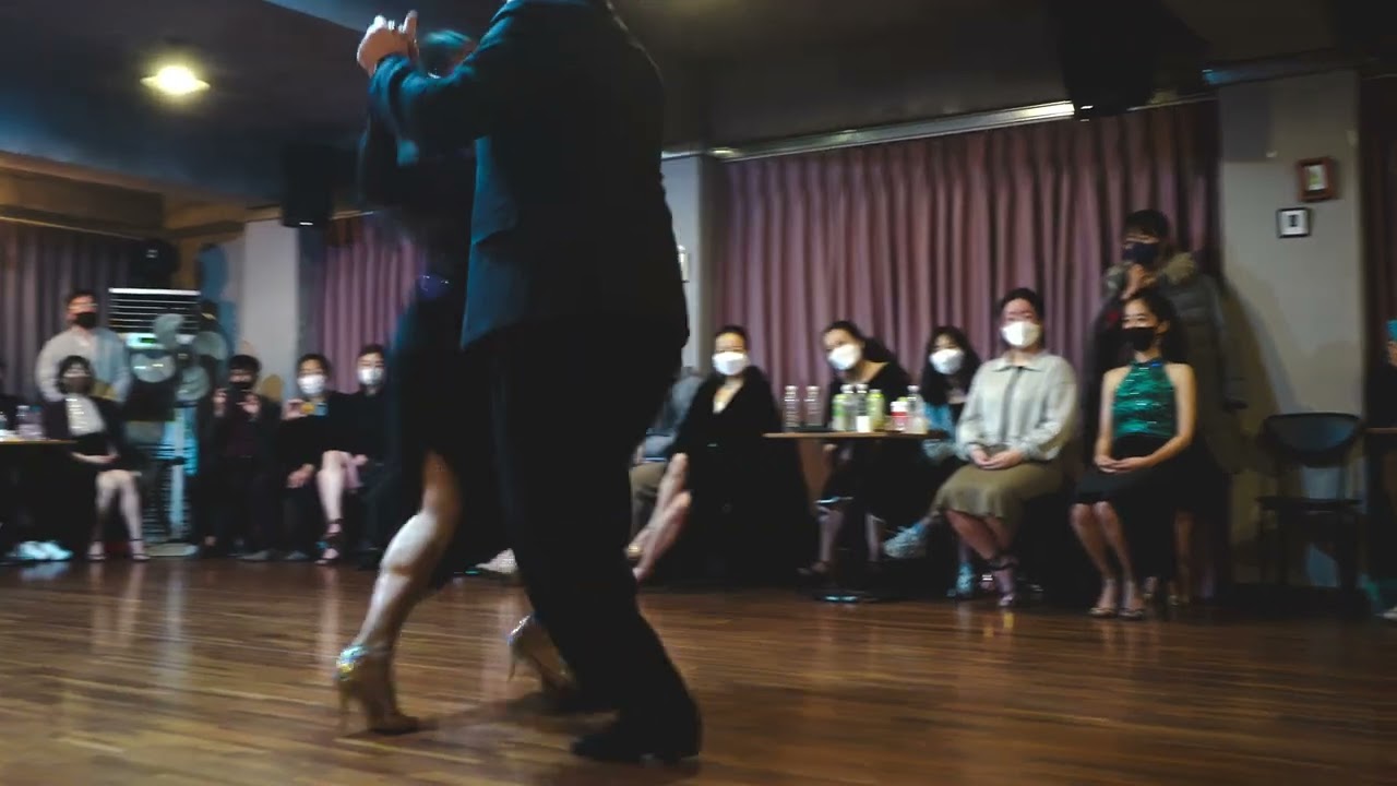 Video thumbnail for Maria Ines Bogado y Sergiy Podbolotnyy Busan Milonga (2023/01/23) #3