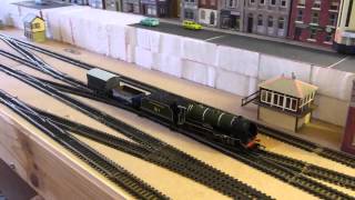 preview picture of video 'My new model railway in OO gauge'