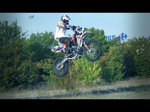 Husqvarna WR250 jumping around