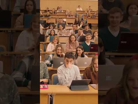 Впервые видит взрослую студентку